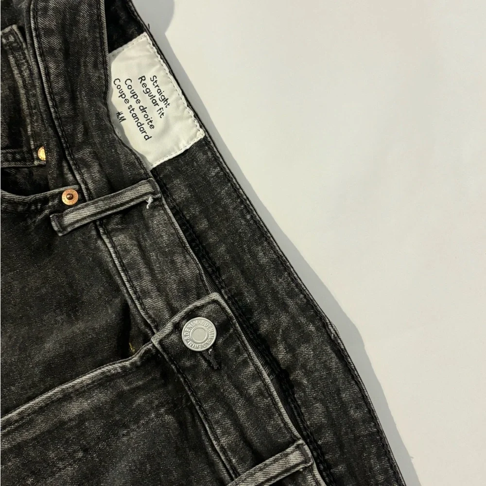 H&M Men's Dark Gray Relaxed Jeans - Picture 3 of 5